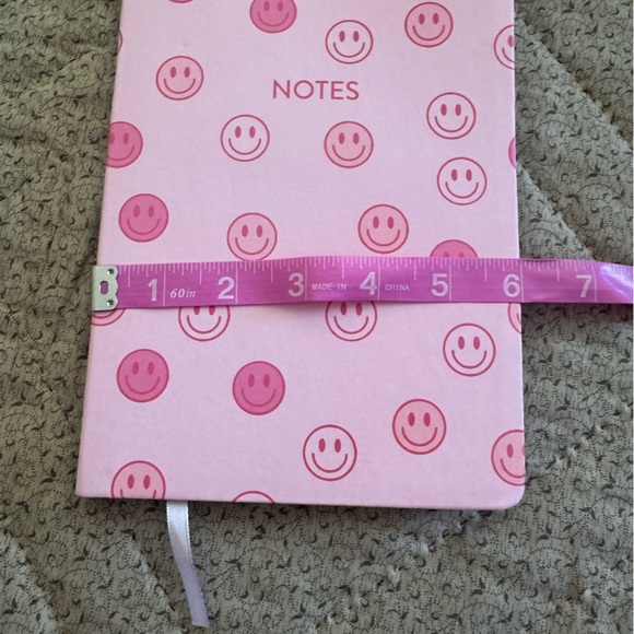 Set of 2 Smiley Face lined paper Notebooks( one w/ a 😀pen)1 hardcover,1 soft - Picture 3 of 16